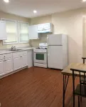 Private Apartment with Work Desks and Parking - Spacious and Inviting Hotels in Irvington