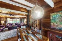 Tranquil home on 1.82-acres with lanai, free WiFi, W/D, and gas fireplace