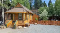 Charming Heritage Home with Eclectic Yard - Cozy Downtown Escape