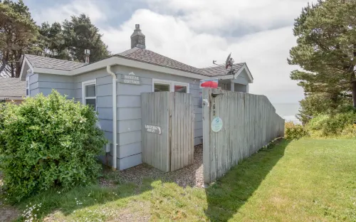 Cozy Cottage with Beach Access and Fast Wi-Fi - Charming Romantic Retreat Hotels in Gleneden Beach