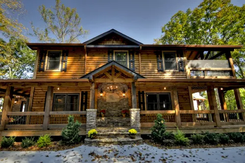 Stunning Views and Luxurious Amenities - Breathtaking Cabin Retreat Hotels in Fannin County