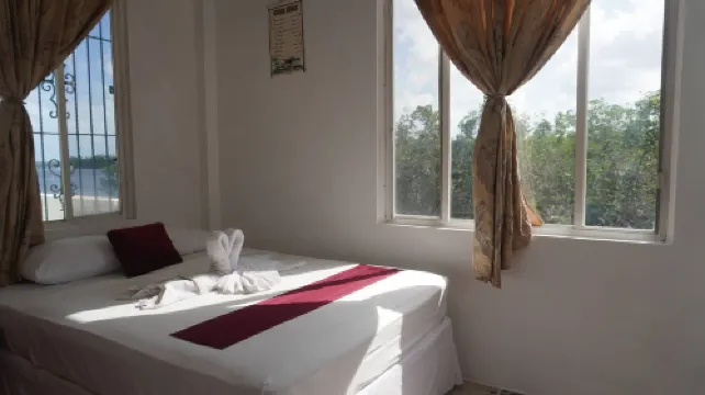 See Belize Waterside Sea View 2-Bedroom Apartment w Balcony, Pool & Deck, 2nd FL