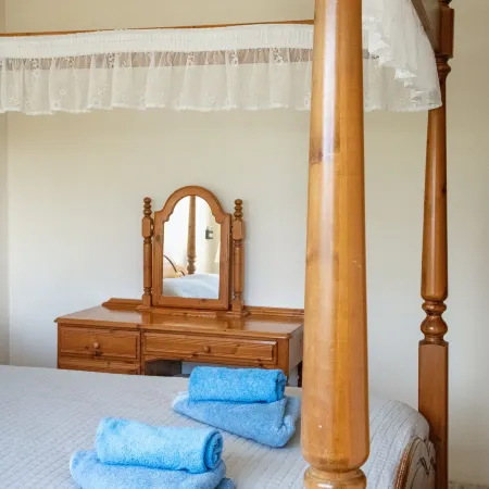 One Bedroom Apartment - Just 800 m from the Beach