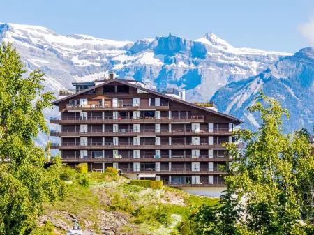 Aiglon J2 Отели в г. Конте