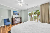 Stunning Bay Views and Resort Amenities - Charming Coastal Retreat