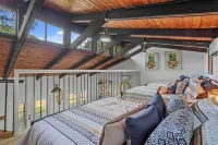 Modern Lakefront Loft Retreat ~ Private Beach & Water Toys