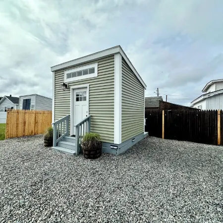Premier, modern, fully renovated, Beach home...stroll to the beach in 3 minutes!