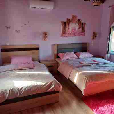 To Spiti Tou Palikara Rooms