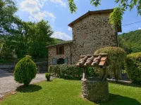 Holiday House Overlooking Lake Near Tuscany