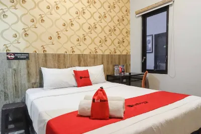 RedDoorz @ Bukit Dieng 2 Hotels near Fazia STORE 20ribu