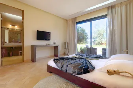 Villa Kristy Отели в г. Тамелют