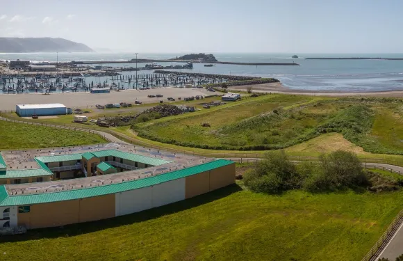 新月市紅木海岸品質套房酒店