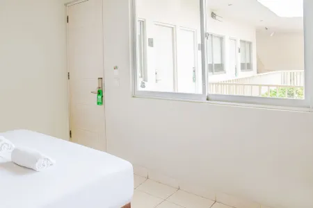 LeGreen Suite Penjernihan Отели рядом с достопримечательностью «JKT 48 Theater»