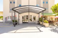 Ibis Sion Các khách sạn gần IUKB Institut Universitaire