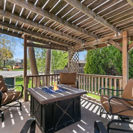 Charming Home with RV Parking - 30 Miles from Rmnp!