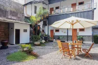 RedDoorz near Velodrome Malang 2 Hotel di Sawojajar