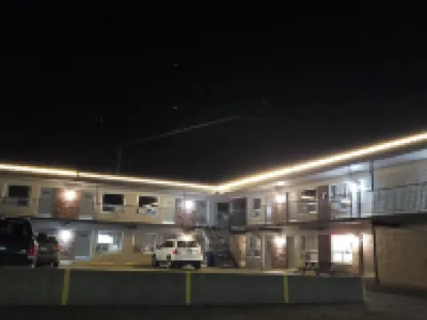 Fairview Inn Hotels in Fairview