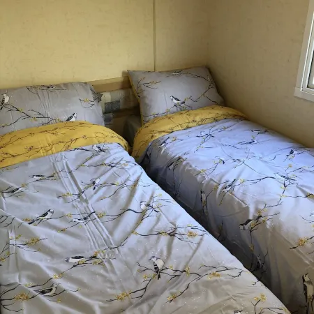 Captivating 2-Bed Static Caravan in Holyhead