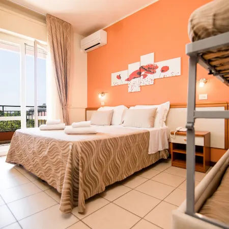 Unique Hotel