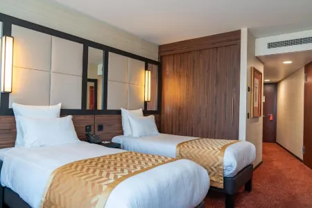 Nash Suites Airport Hotel