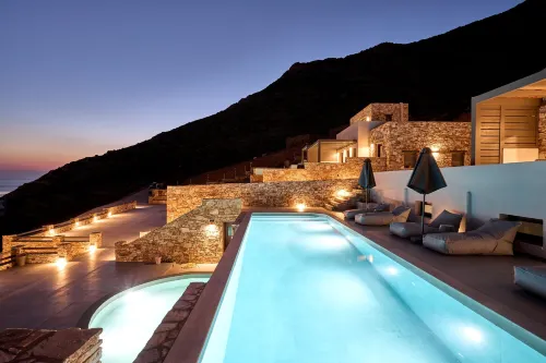 Voya Sifnos Mindful Stay - سرير ووجبة إفطار
