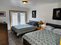 Hacienda Roja - the Juniper #5 at Wind Walker Homestead Hotels in Spring City