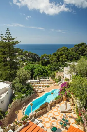 Hotel la Floridiana Отели рядом с достопримечательностью «Monte Solaro»