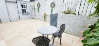 Passage East Holiday Home by Trident Holiday Homes Hotel dekat Slade Castle
