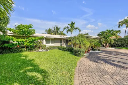 Flirty Flamingo Colorful Waterfront Escape w Pool