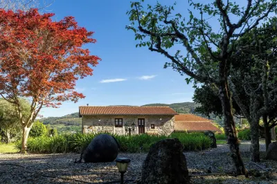Stone House Casa Das Pedras Hotels near Parque de Lazer de Castelinho