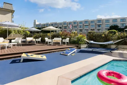 Hotel Caza Fisherman’s Wharf