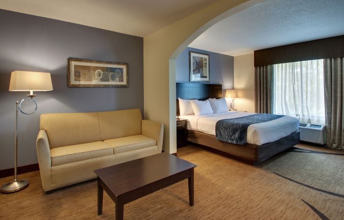 Greenfield Inn & Suites Owensboro, KY Airport