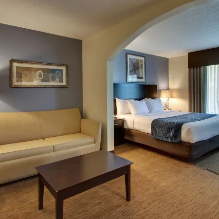 Greenfield Inn & Suites Owensboro, KY Airport