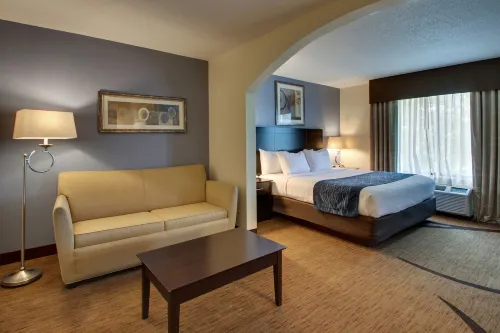 Greenfield Inn & Suites Owensboro, KY Airport