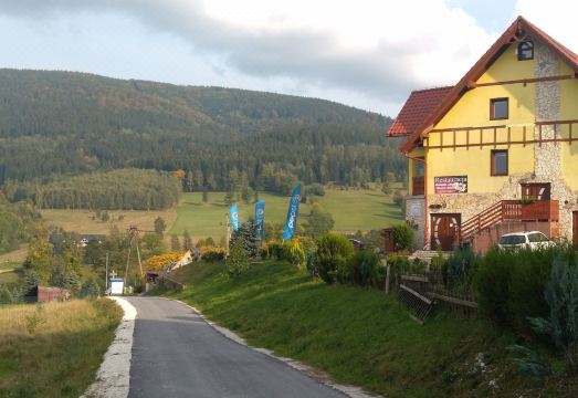 스키 시설 및 주변 경관