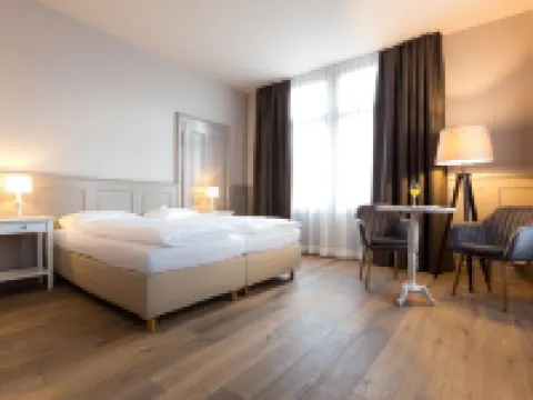 โรงแรมเอมองทาล โรงแรมในธูน