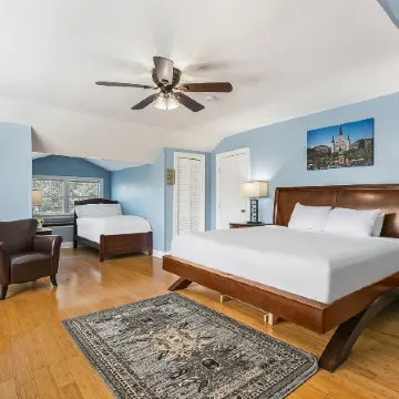 Comfortable Rooms Near All Nola Hot Spots