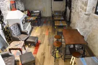 Historic Plaza Varos Split - servizio colazione