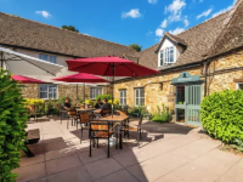 ザ オールド フェザント ホテル オークハムのホテル