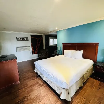 Casa Blanca Hotel & Suites Orange Hotels near Santa Ana River Trail