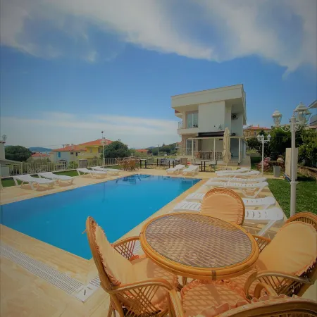 Cunda Kordon Otel