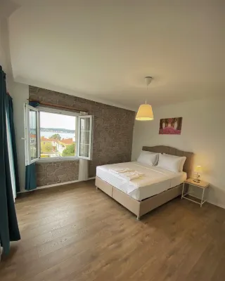 Cunda Kordon Otel