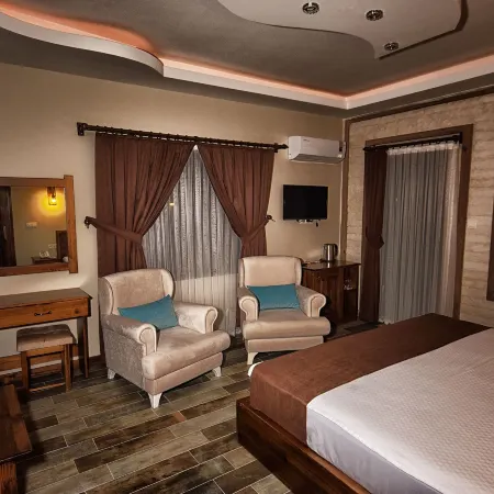 El Nazar Stone Suite