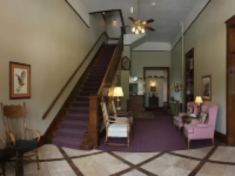 Town Hall Inn Hotels in Lead