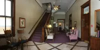 Town Hall Inn Hotels in South Lawrence