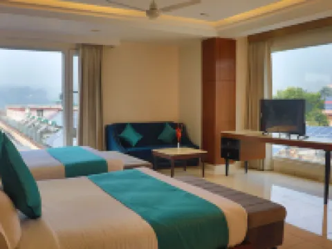 Green Hotel - Behind Parmarth Niketan Hotels in Rishikesh