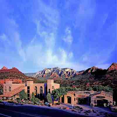 ベストウエスタン プラス アロヨ ローブル ホテル & クリークサイド ヴィラズ Hotel Exterior