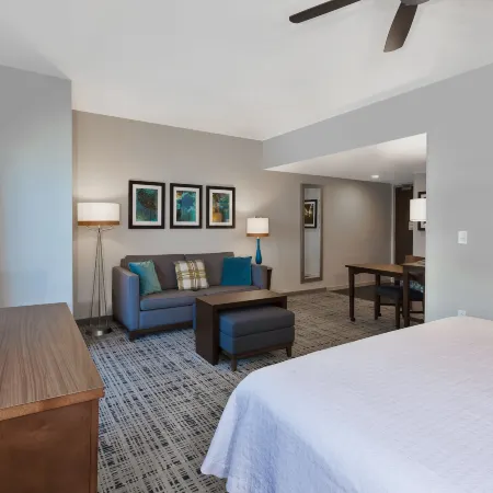 Homewood Suites by Hilton Charlotte Uptown First Ward Отели рядом с достопримечательностью «Банк оф Америка Стадиум»