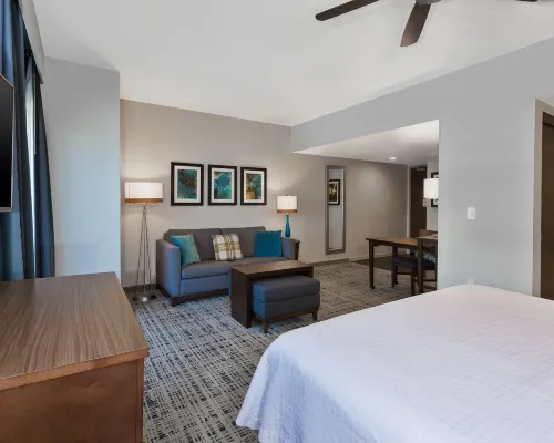 هوم وود سويتس باي هيلتون تشارلوت أبتان فيرست وارد Hotels near إيبيسنتر