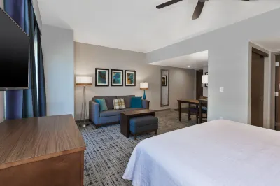 Homewood Suites by Hilton Charlotte Uptown First Ward Hotel dekat Charlotte Amtrak Station